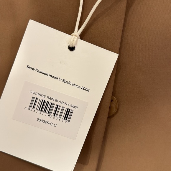 CORDERA 
Oversized Rain Blazer Jacket | Camel - Picture 6 of 11